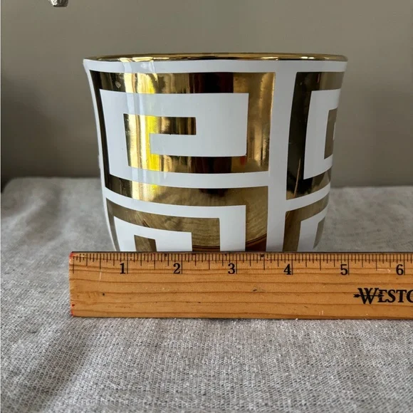 Gold and White Geometric Planter - Picture 8 of 8